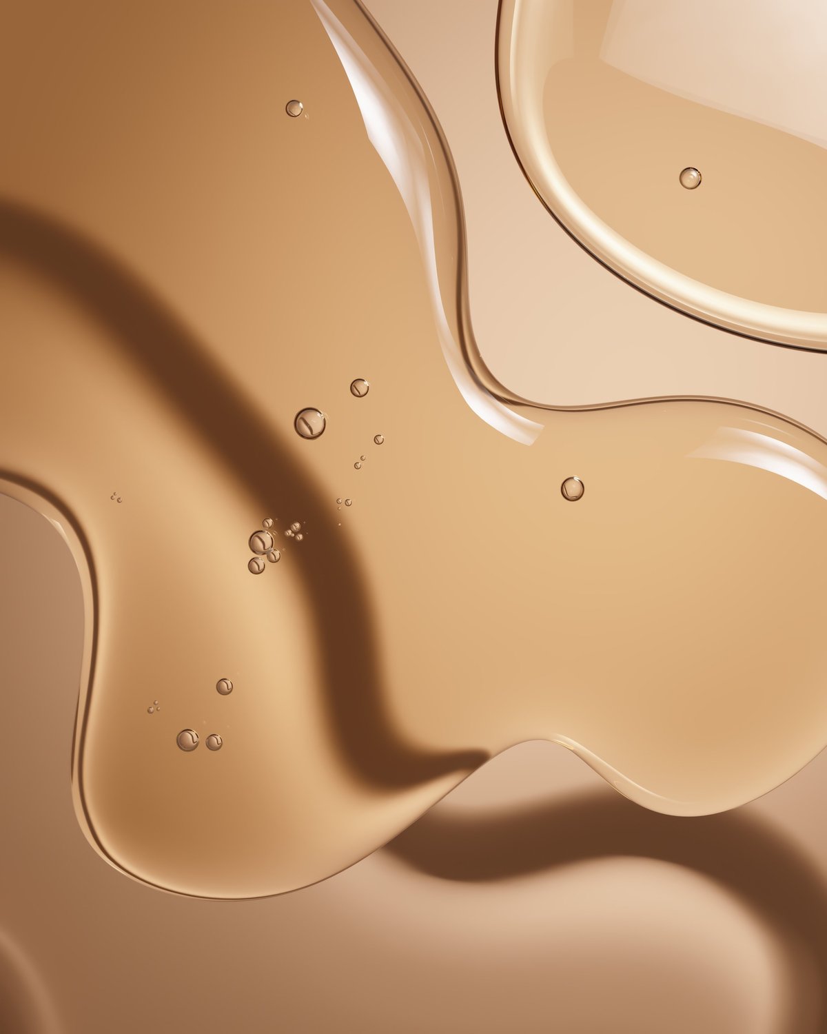 Textura dorada y fluida de aceite cosmético en primer plano